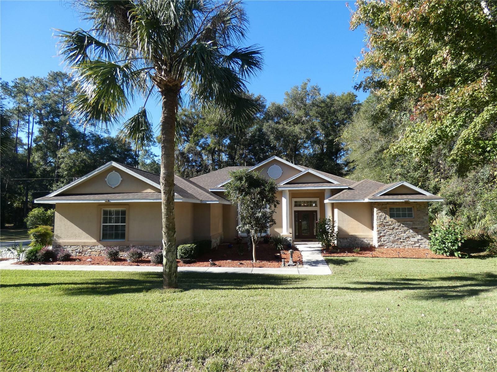 Property Photo:  931 W Maximilian Place  FL 34434 