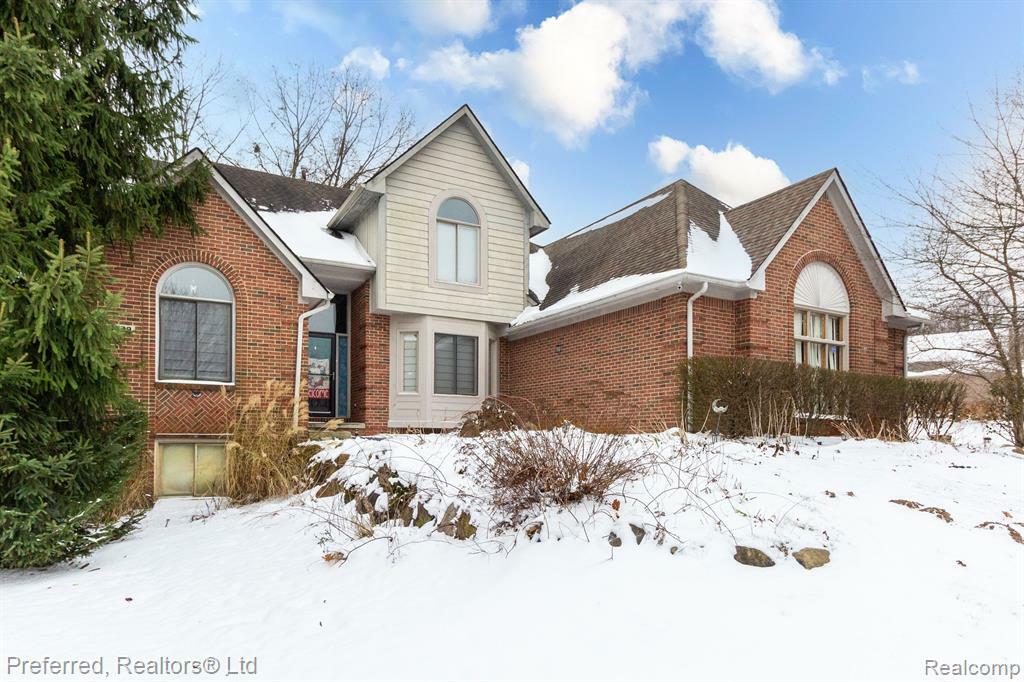 Property Photo: 9829 Forest Ridge Drive MI 48348 4163