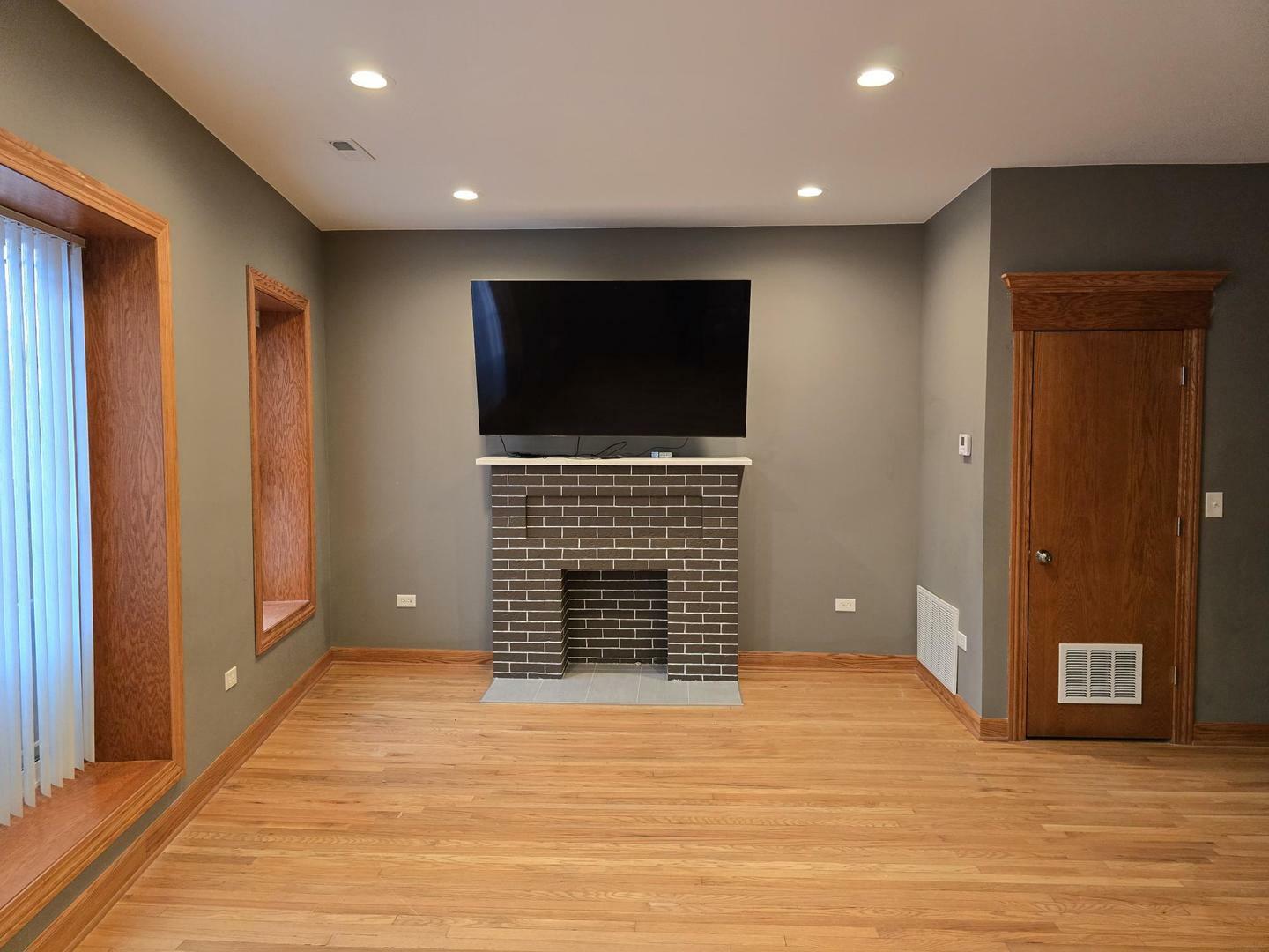 Property Photo:  4414 N Clark Street 3  IL 60640 