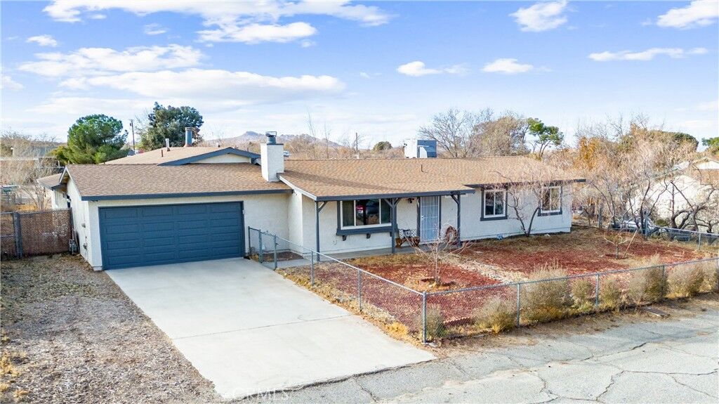 Property Photo:  40265 164th Street E  CA 93591 
