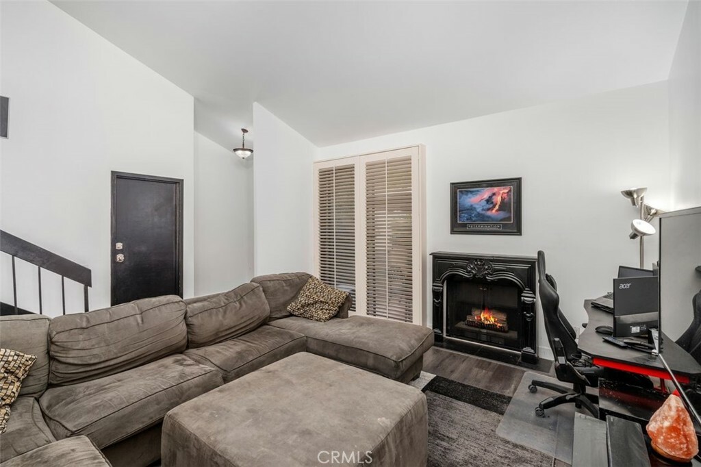 Property Photo:  6121 Shoup Avenue 34  CA 91367 