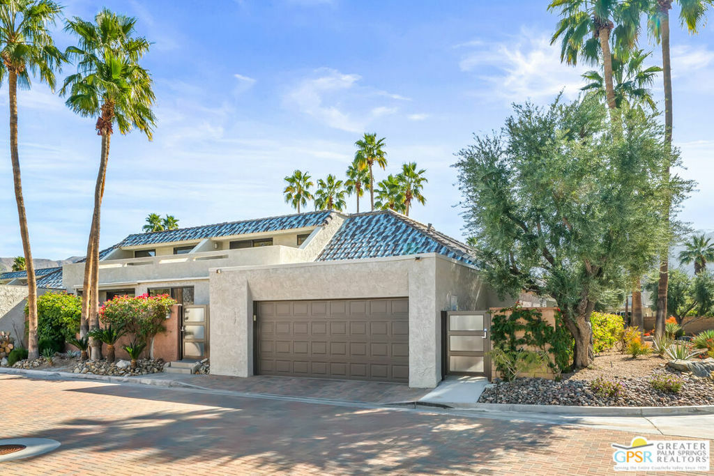 Property Photo:  147 E Perlita Circle  CA 92264 