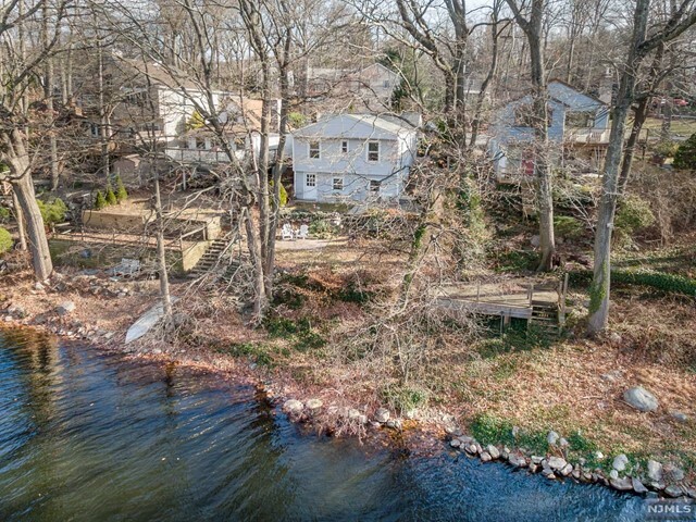 Property Photo:  18 Lakeside Trail  NJ 07405 