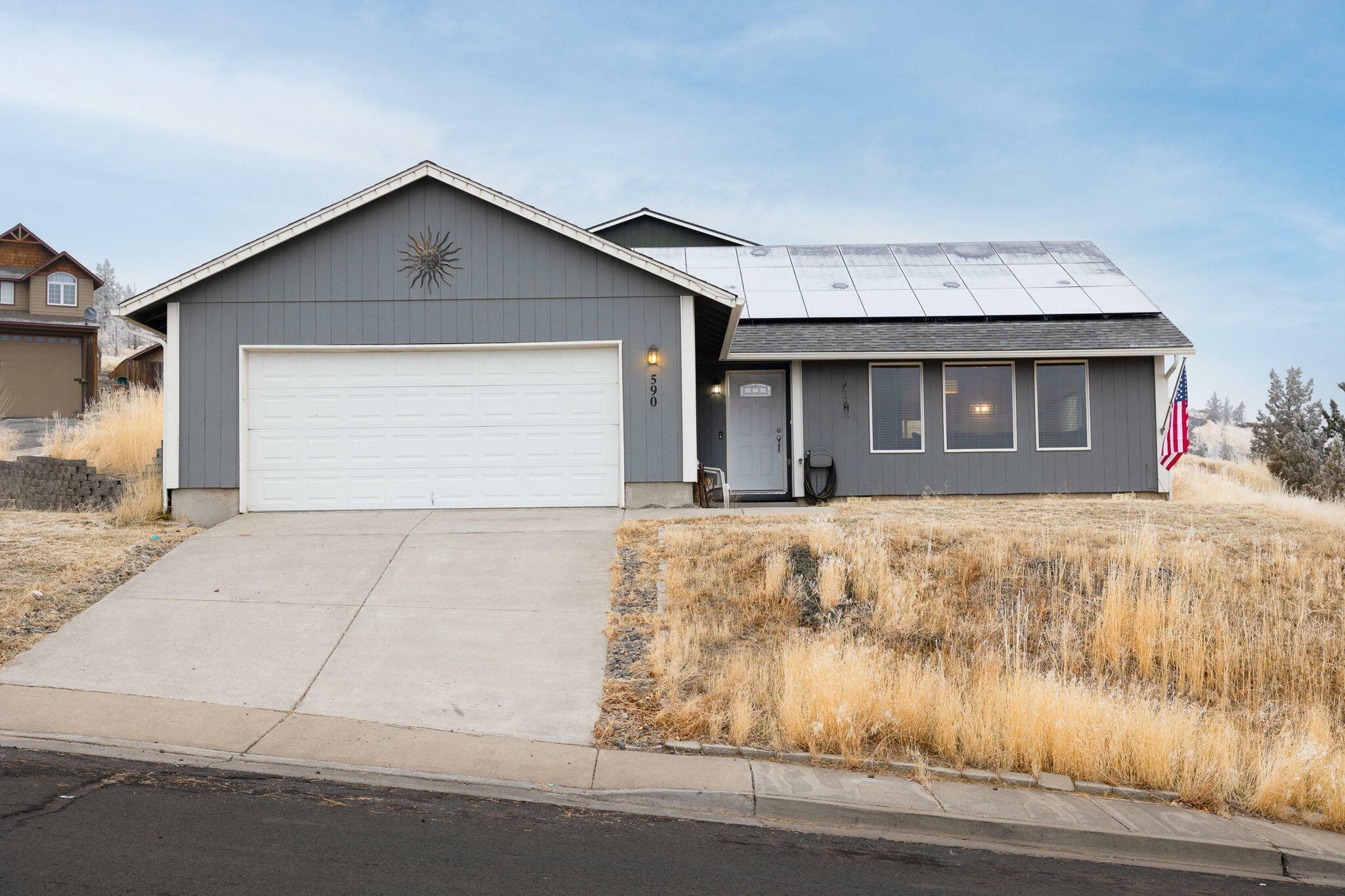 Property Photo: 590 SW H Street OR 97741