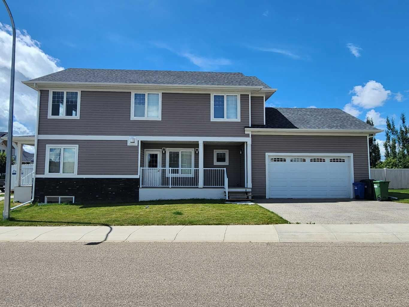 Property Photo:  2 Garrison Place  AB T4P 0P7 