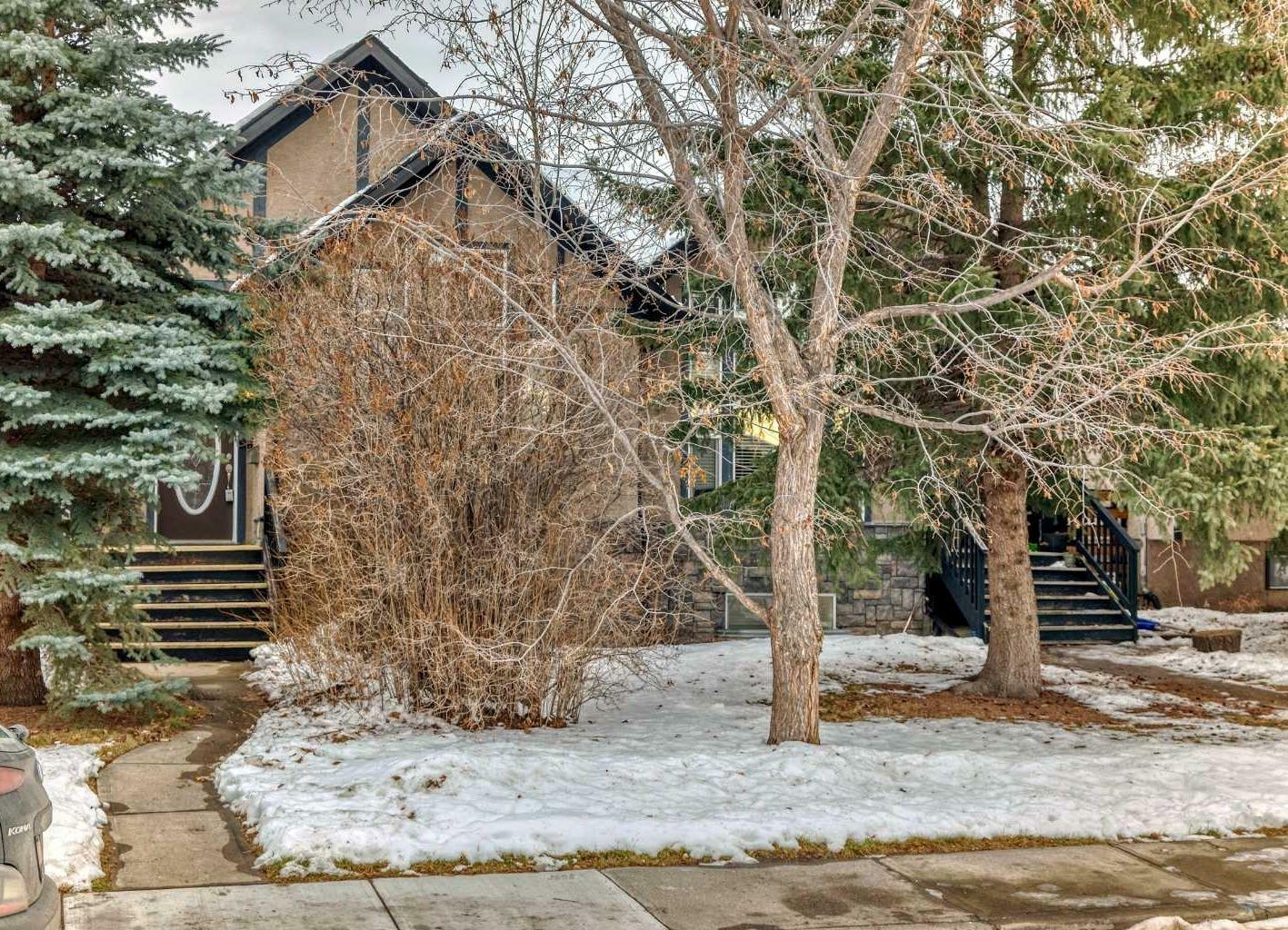 Property Photo:  4432 20 Avenue NW  AB T3B 0T6 