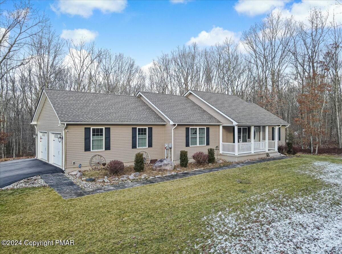 Property Photo: 265 Kilmer Trail PA 18210