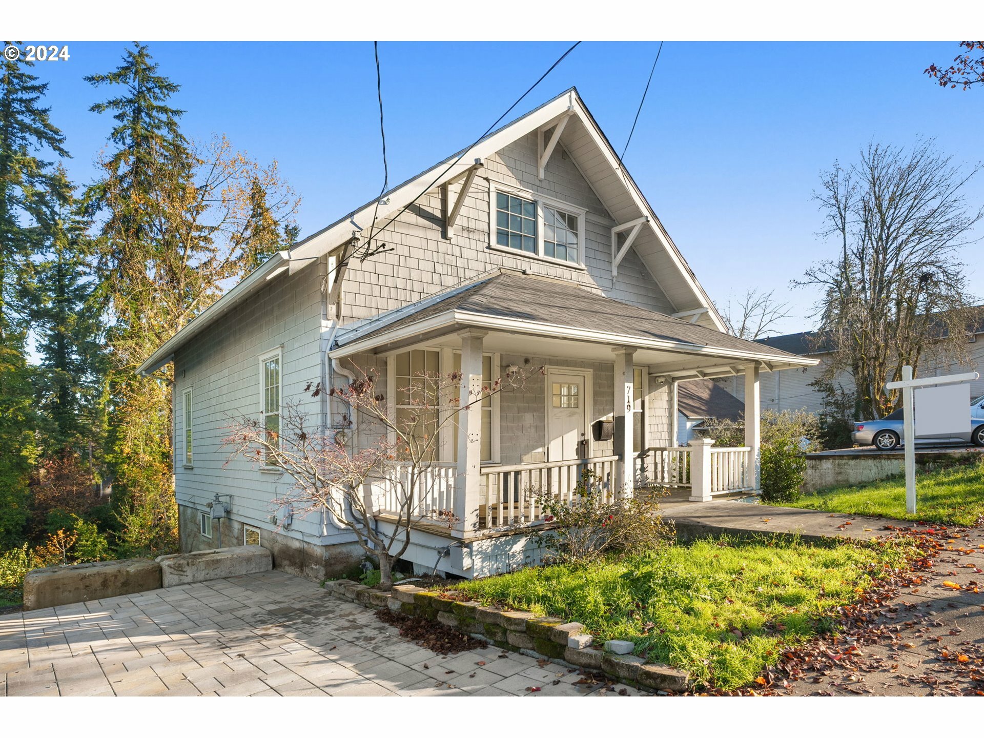 Property Photo:  719 Molalla Ave  OR 97045 