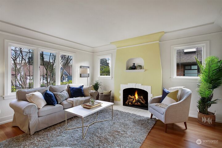 Property Photo:  3249  42nd Avenue SW  WA 98116 