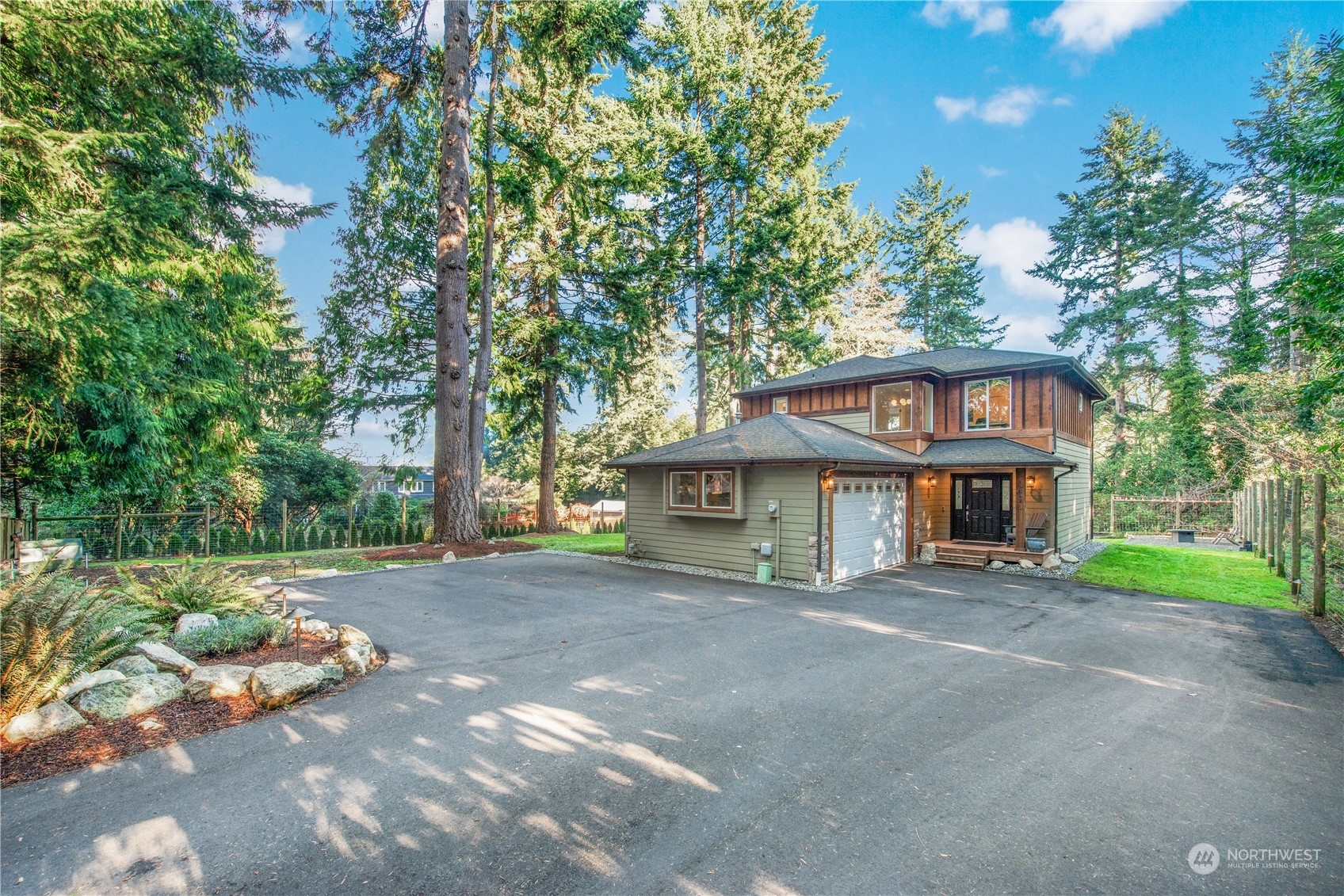 Property Photo:  11642  103rd Avenue SW  WA 98070 