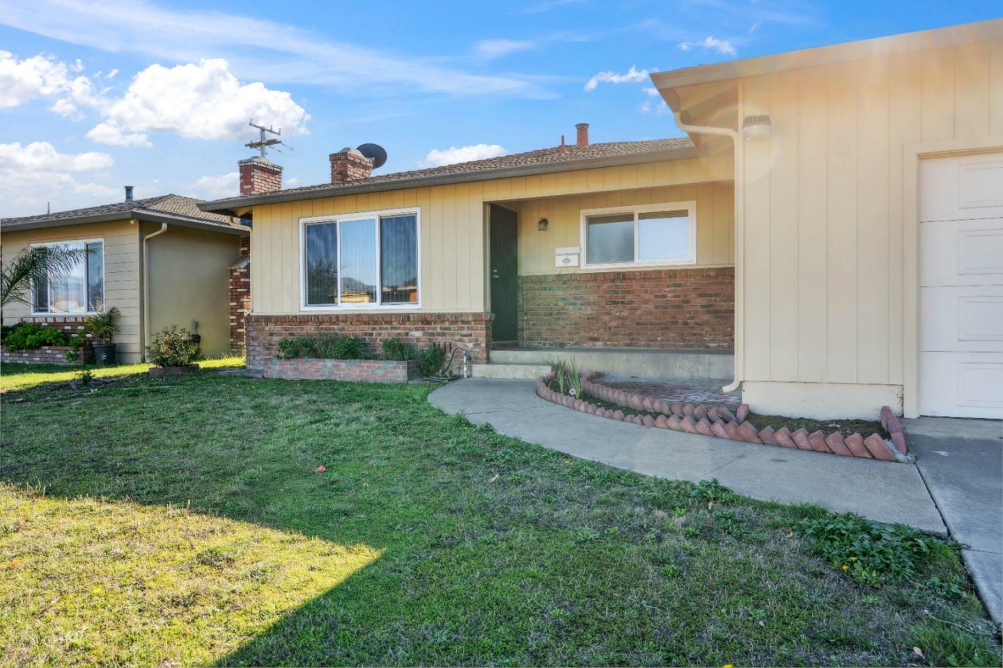 Property Photo:  412 East Laurel Drive  CA 93906 