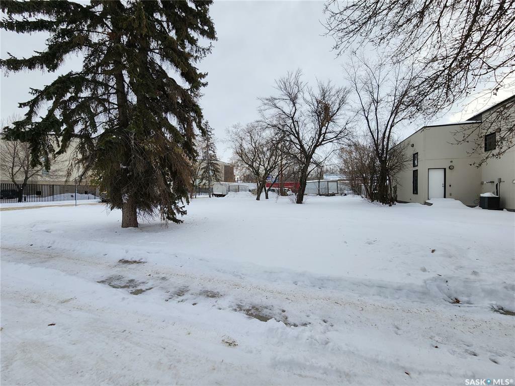 Property Photo:  201 25th Street W  SK S7L 0C3 