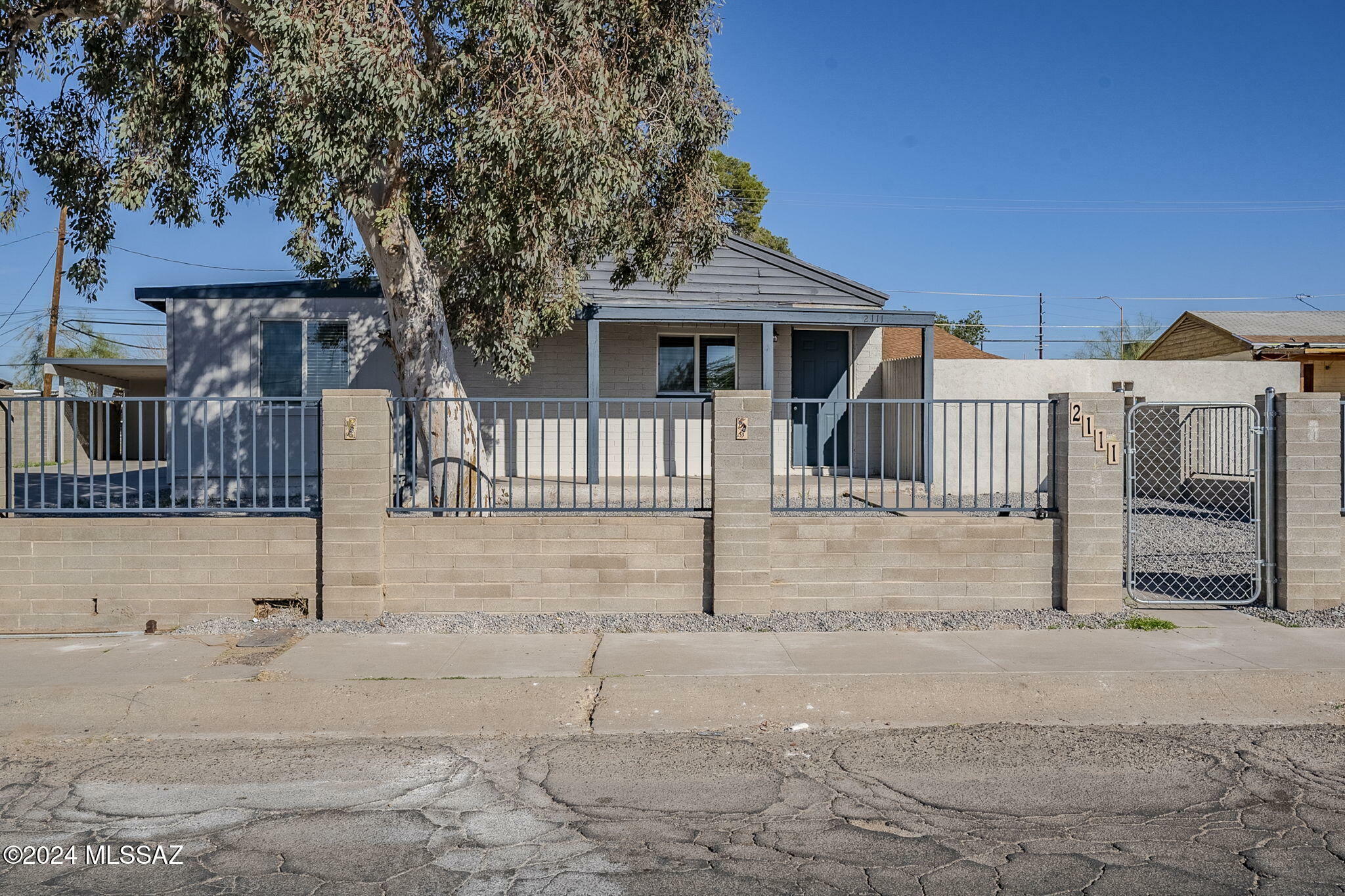 Property Photo:  2111-2113 Sunland Vista  AZ 85713 