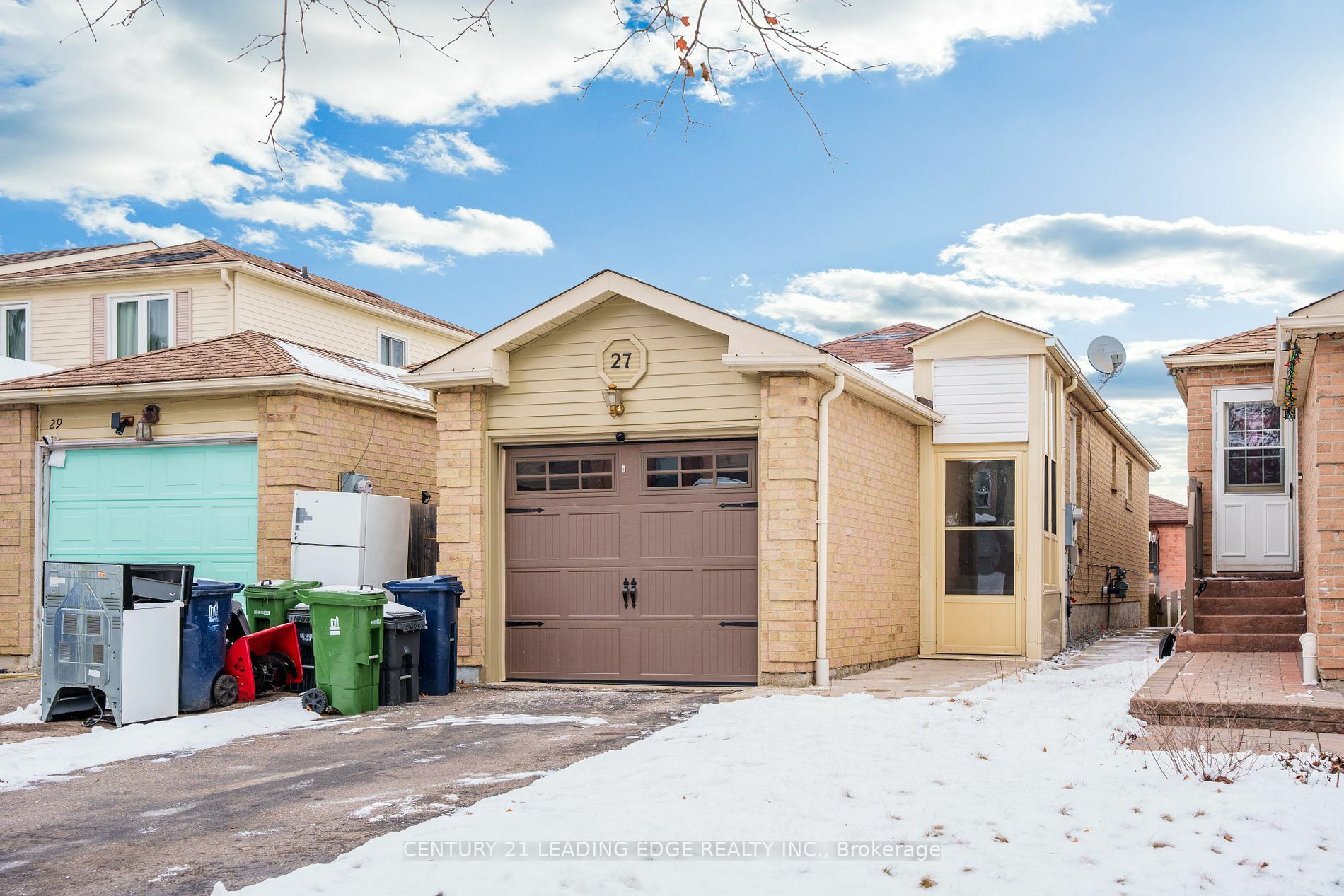 Property Photo:  27 Horseshoe Cres  ON M1B 4S6 