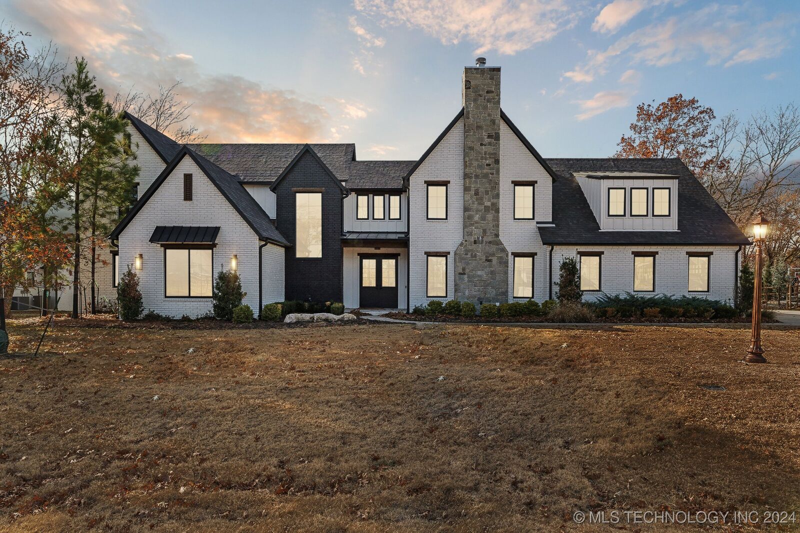 Property Photo:  17564 E Red Hawk Road  OK 74055 