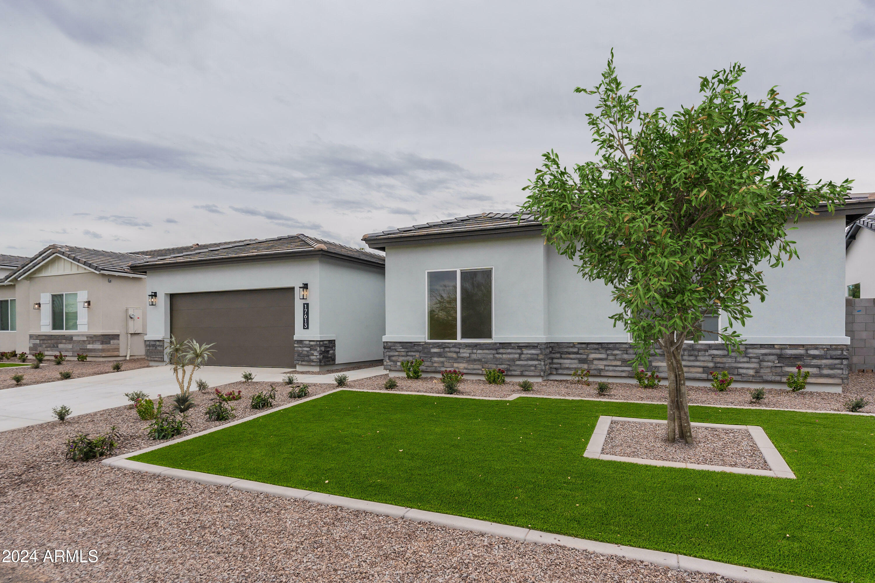 Property Photo: 935 N 97th Way AZ 85207