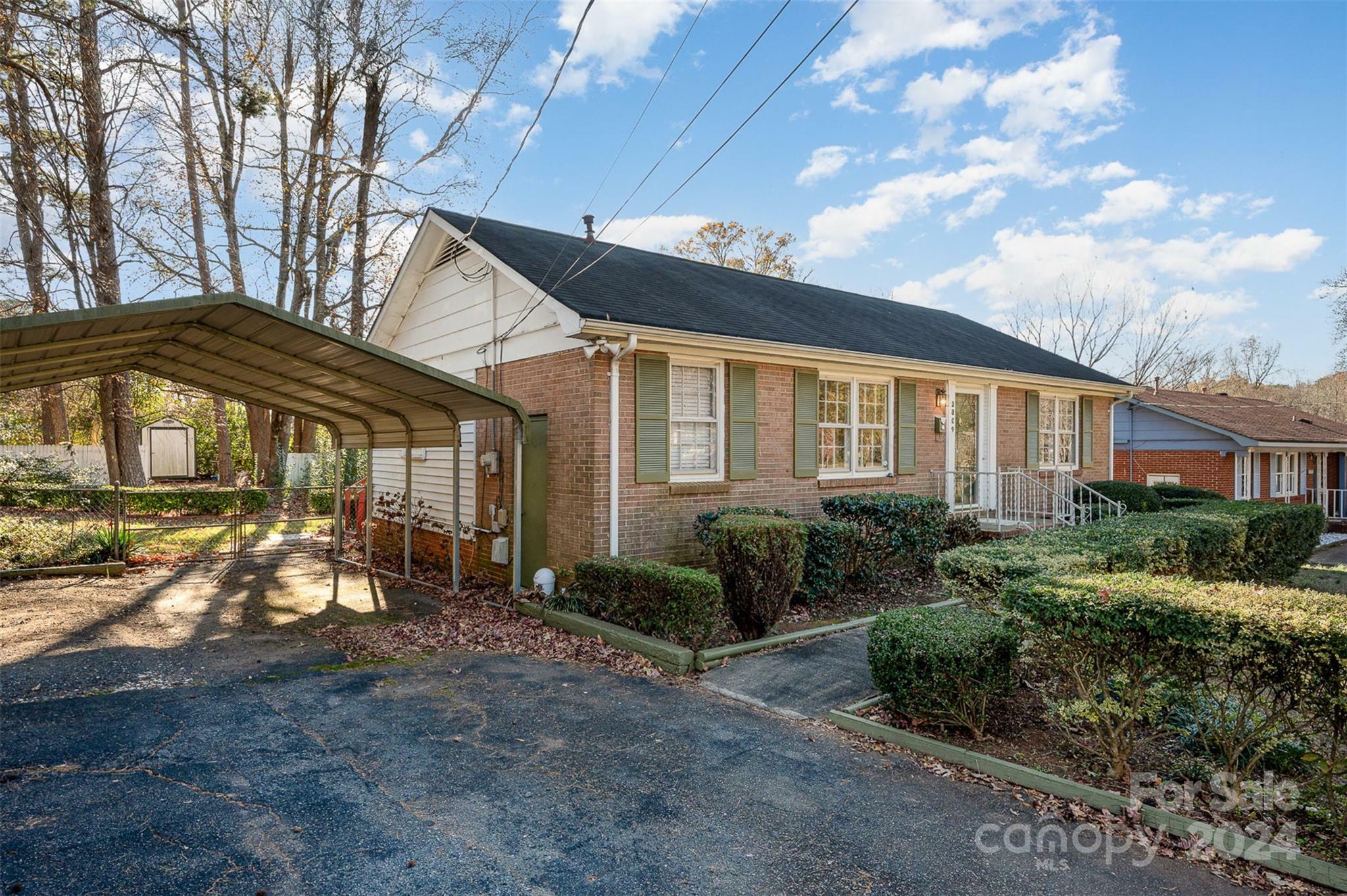 Property Photo:  2809 Markland Drive  NC 28208 