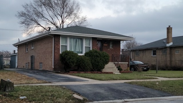 Property Photo:  16319 Woodbridge Avenue  IL 60426 