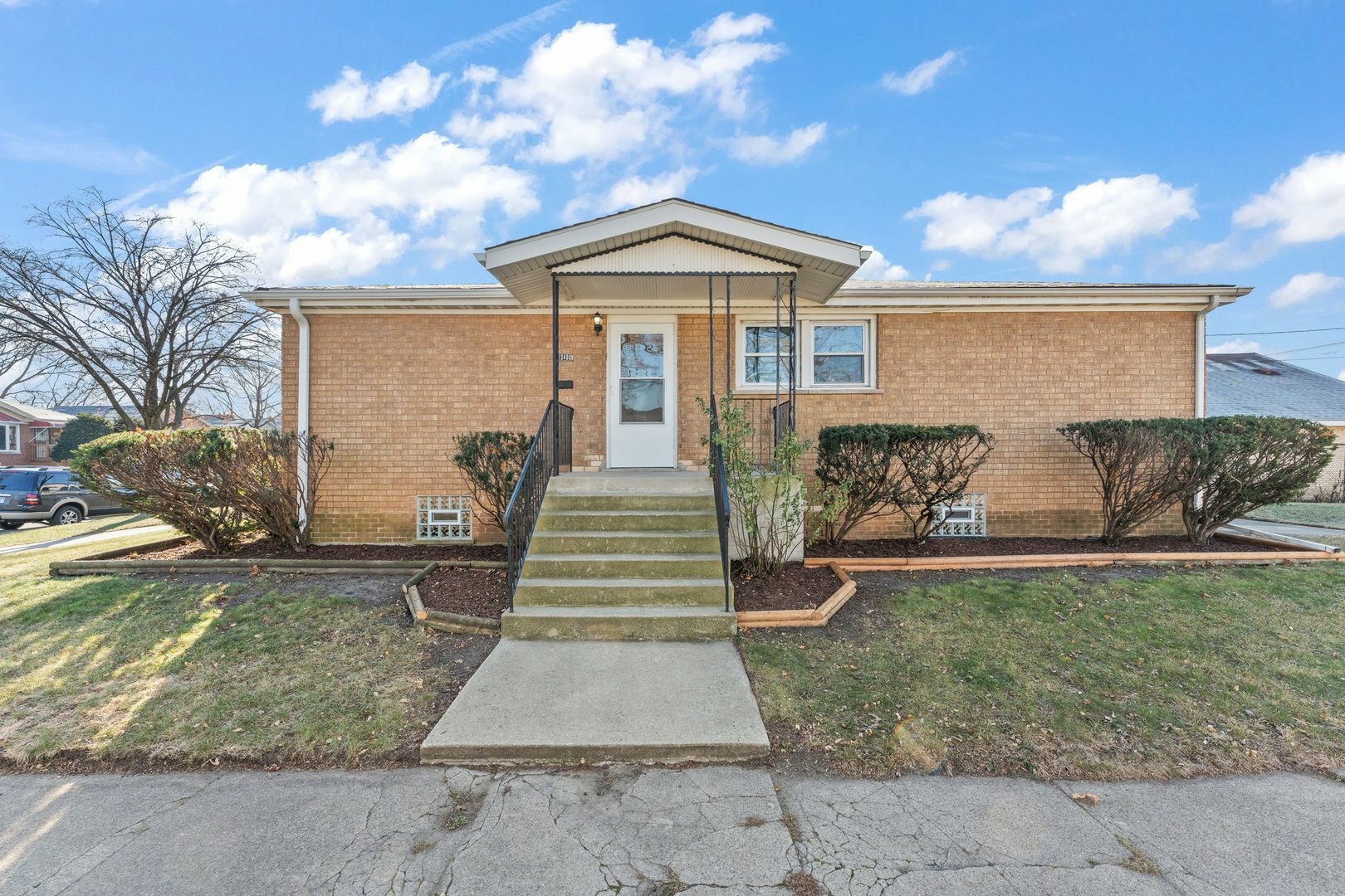 Property Photo:  13400 S Avenue K  IL 60633 