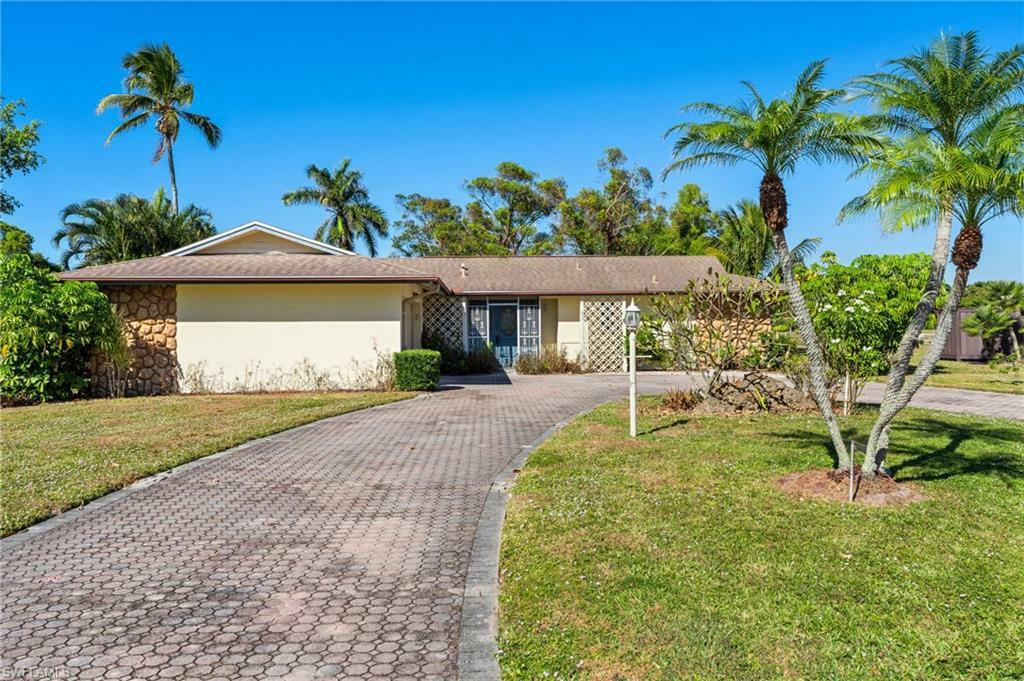 Property Photo:  49 Thorncrest Ln  FL 34113 