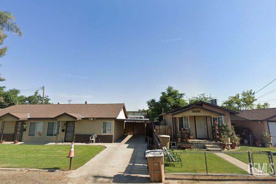 Property Photo:  2906 Terrace Way  CA 93304 