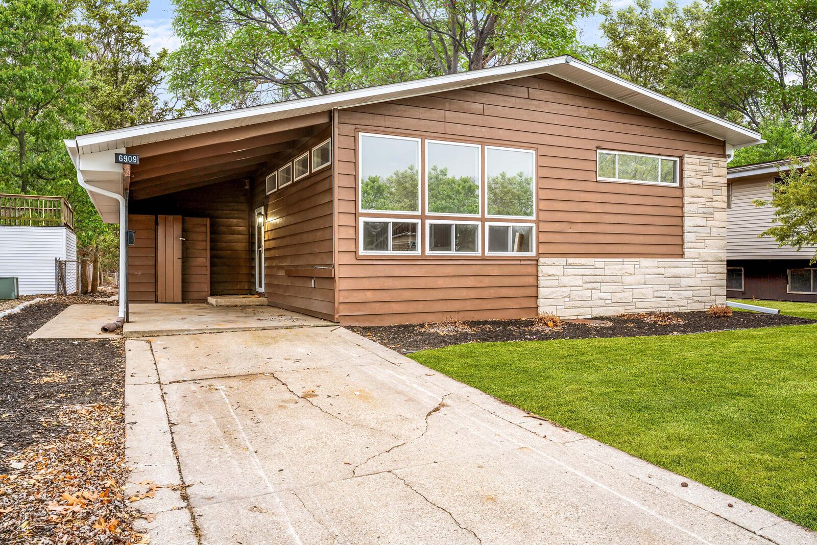 Property Photo:  6909 E 1st Avenue  IN 46403 