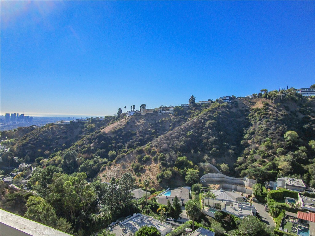 Property Photo:  1893 Sunset Plaza Drive  CA 90069 