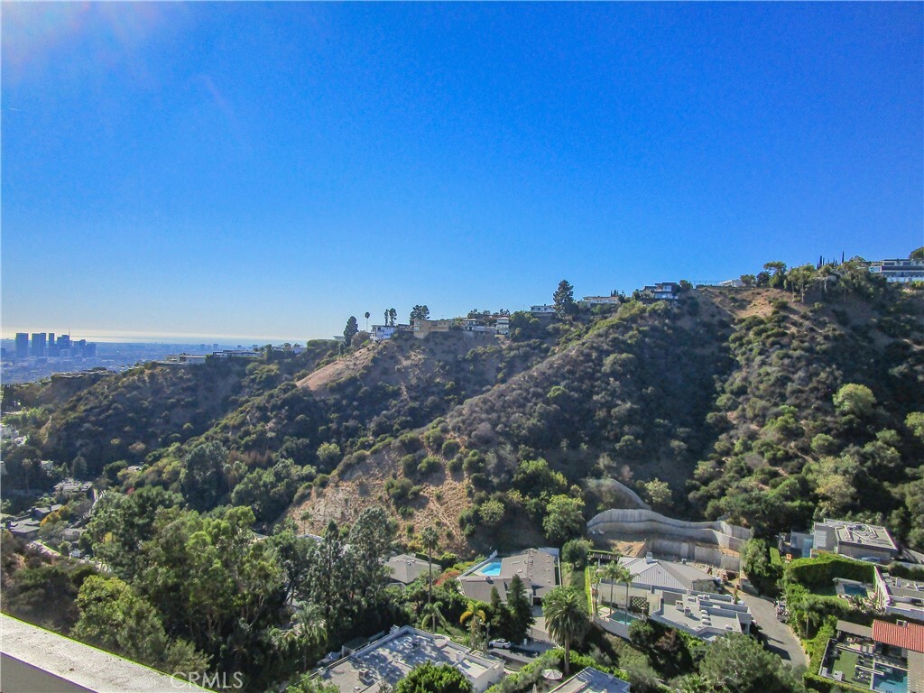 Property Photo:  1893 Sunset Plaza Drive  CA 90069 