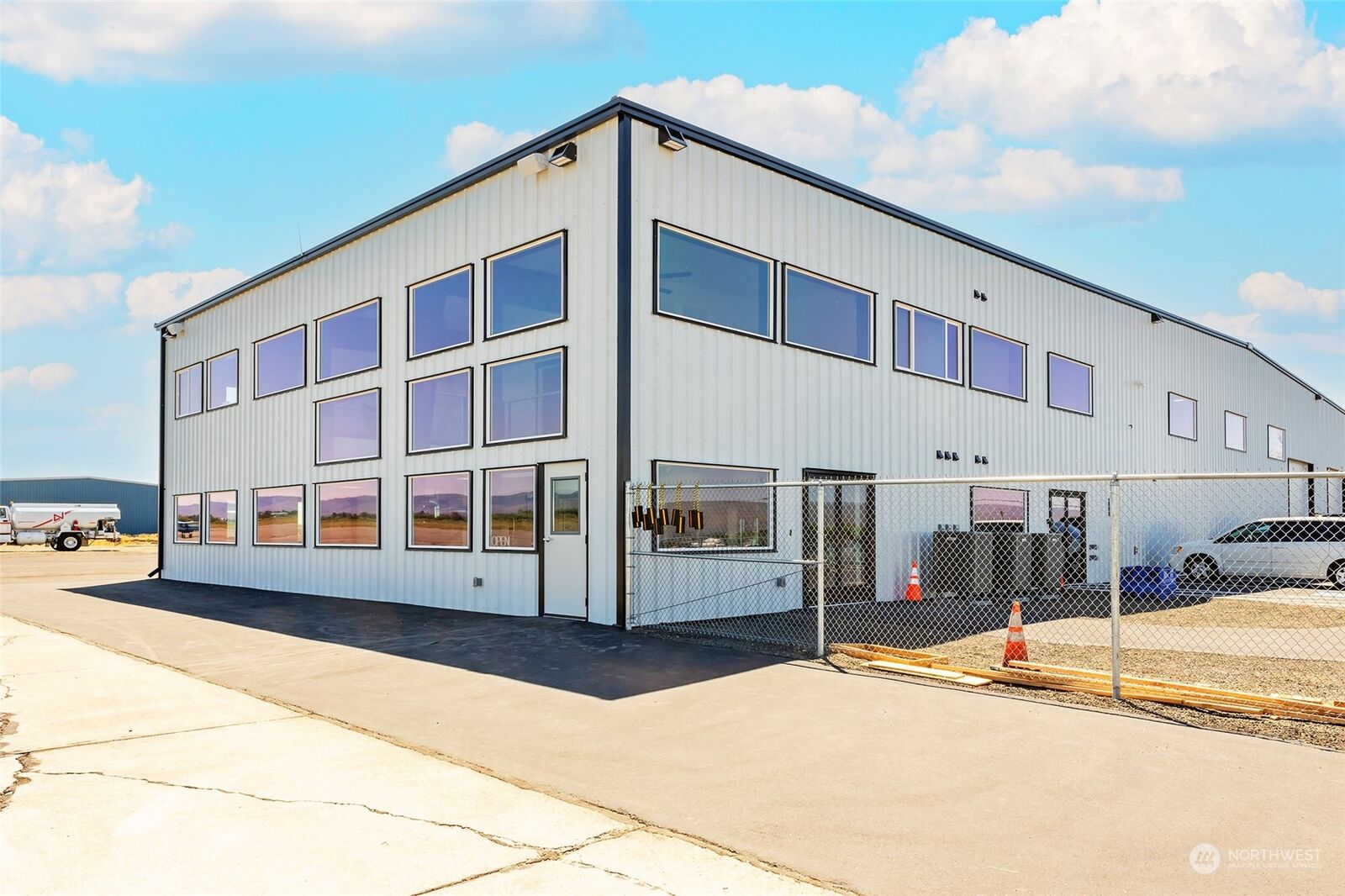 Property Photo: 1111 E Bowers Road WA 98926