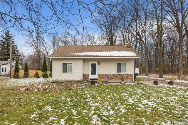 Property Photo:  21524 Orchard Lake Road  MI 48336 