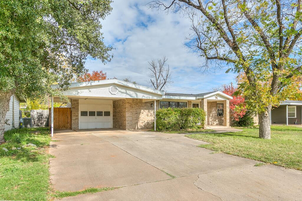 Property Photo: 2608 Princeton Avenue TX 76904