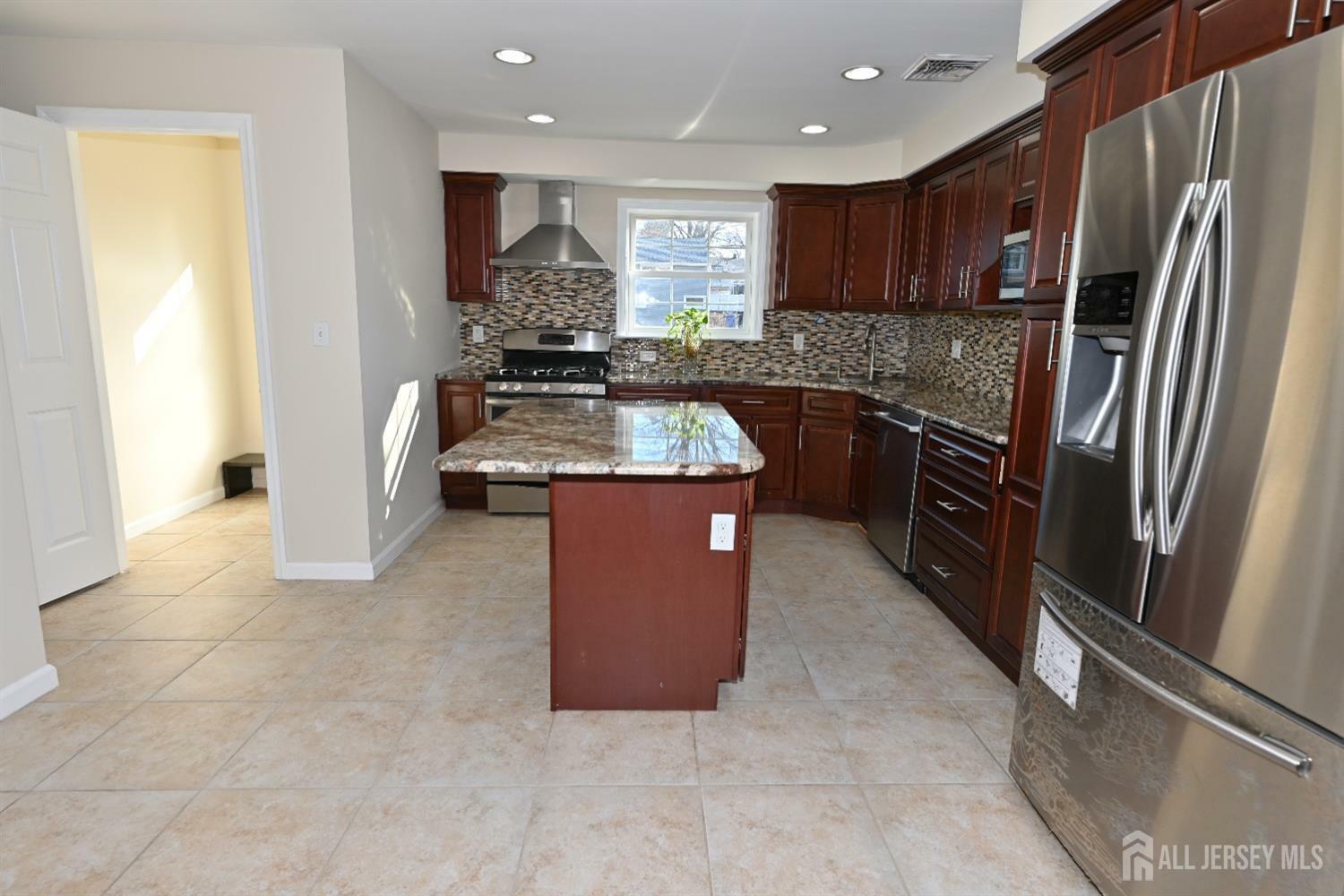 Property Photo:  184 Elizabeth Avenue  NJ 08830 