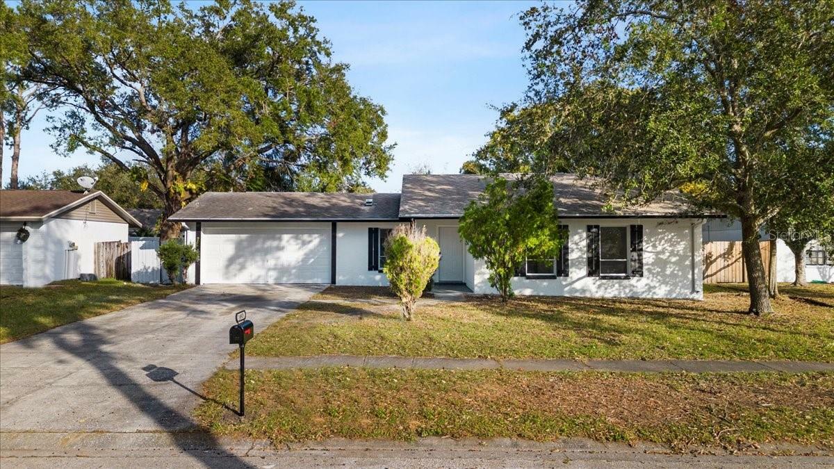 Property Photo:  14915 Gentilly Place  FL 33624 