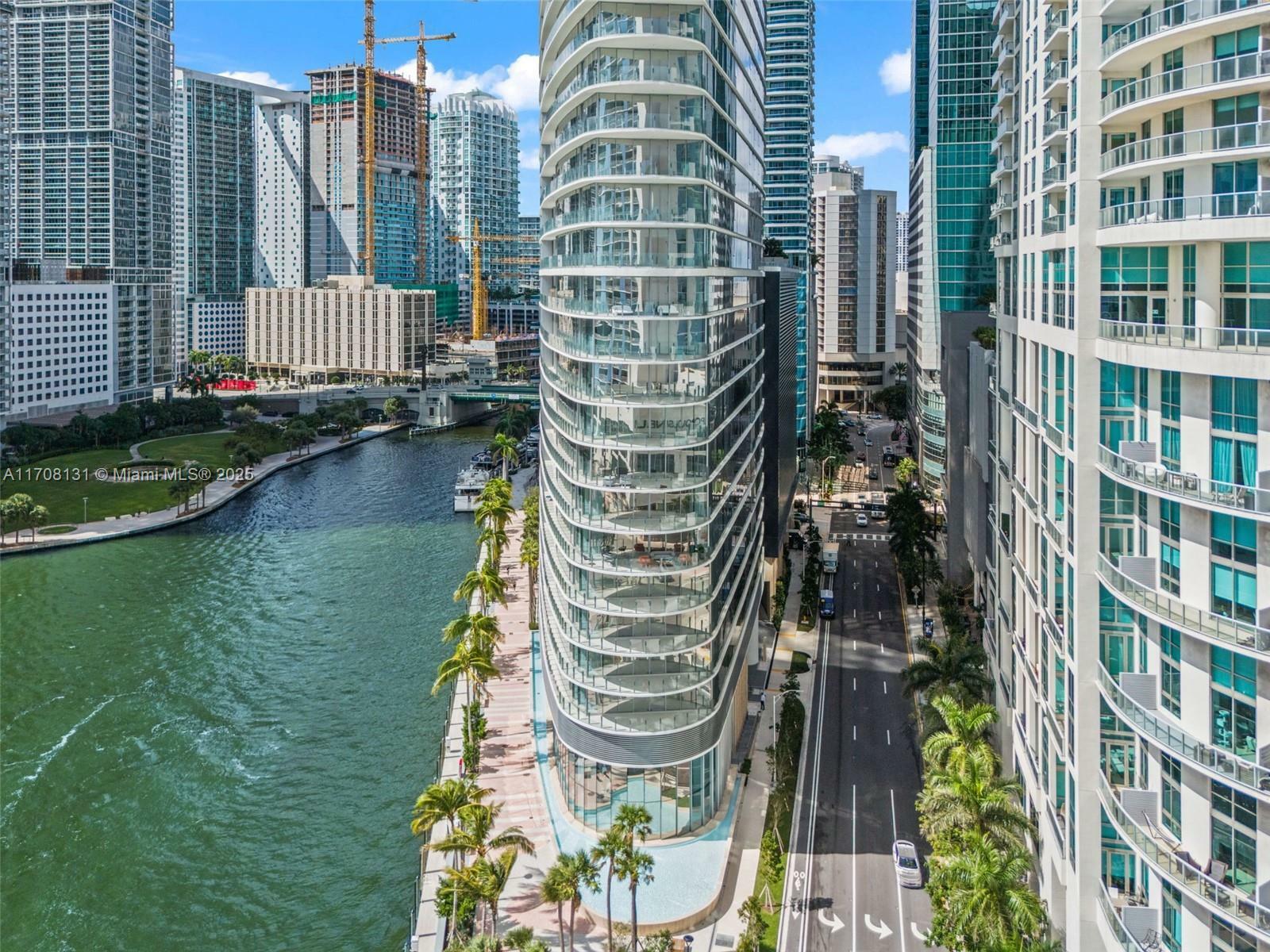 Property Photo:  300 Biscayne Blvd Way 505  FL 33131 