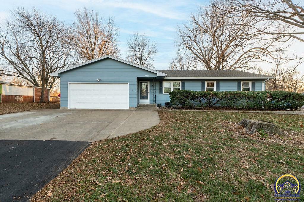 Property Photo:  4629 SE 27th St  KS 66605 