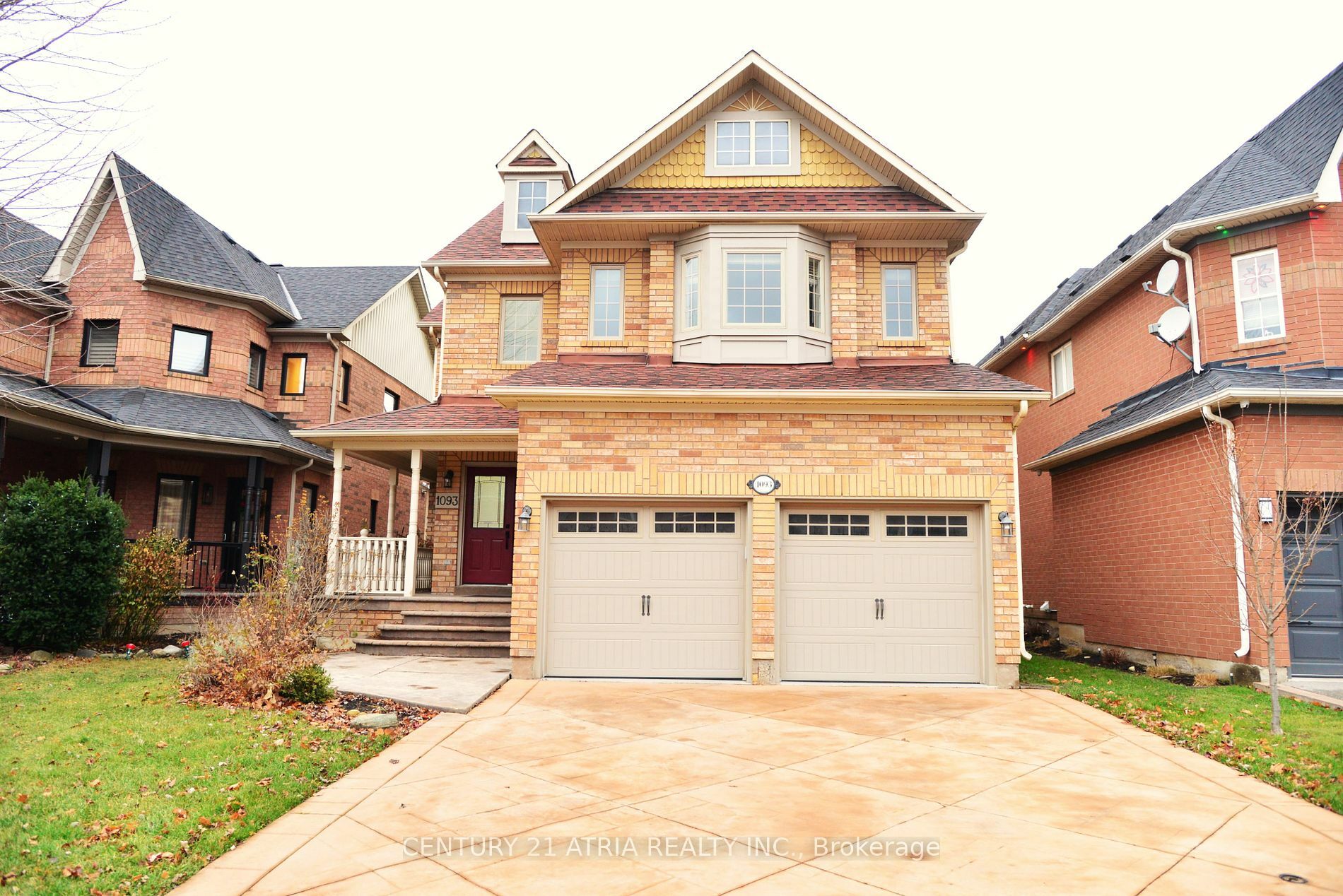 1093 Lamplight Way  Mississauga ON L5W 1J3 photo