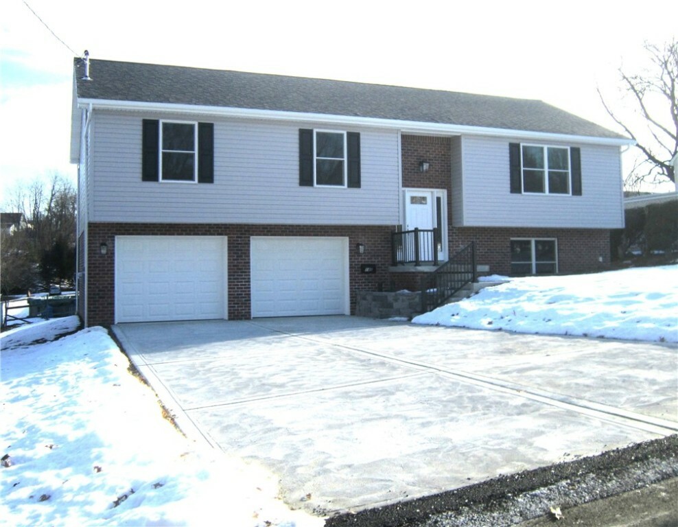 Property Photo:  141 Illinois Drive  PA 15068 