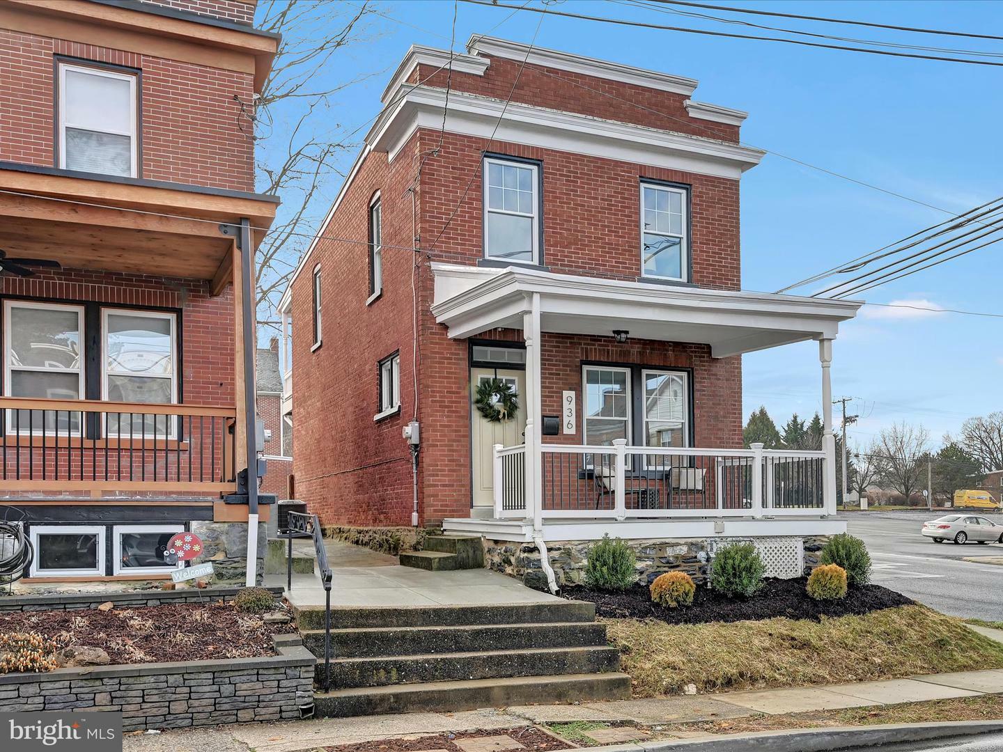 Property Photo:  936 Edgewood Avenue  PA 17603 