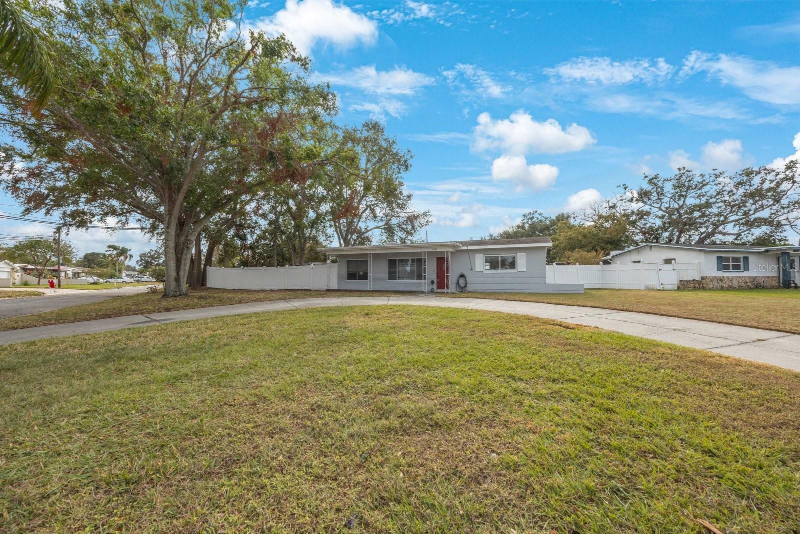 Property Photo:  10880 Village Green Avenue  FL 33772 