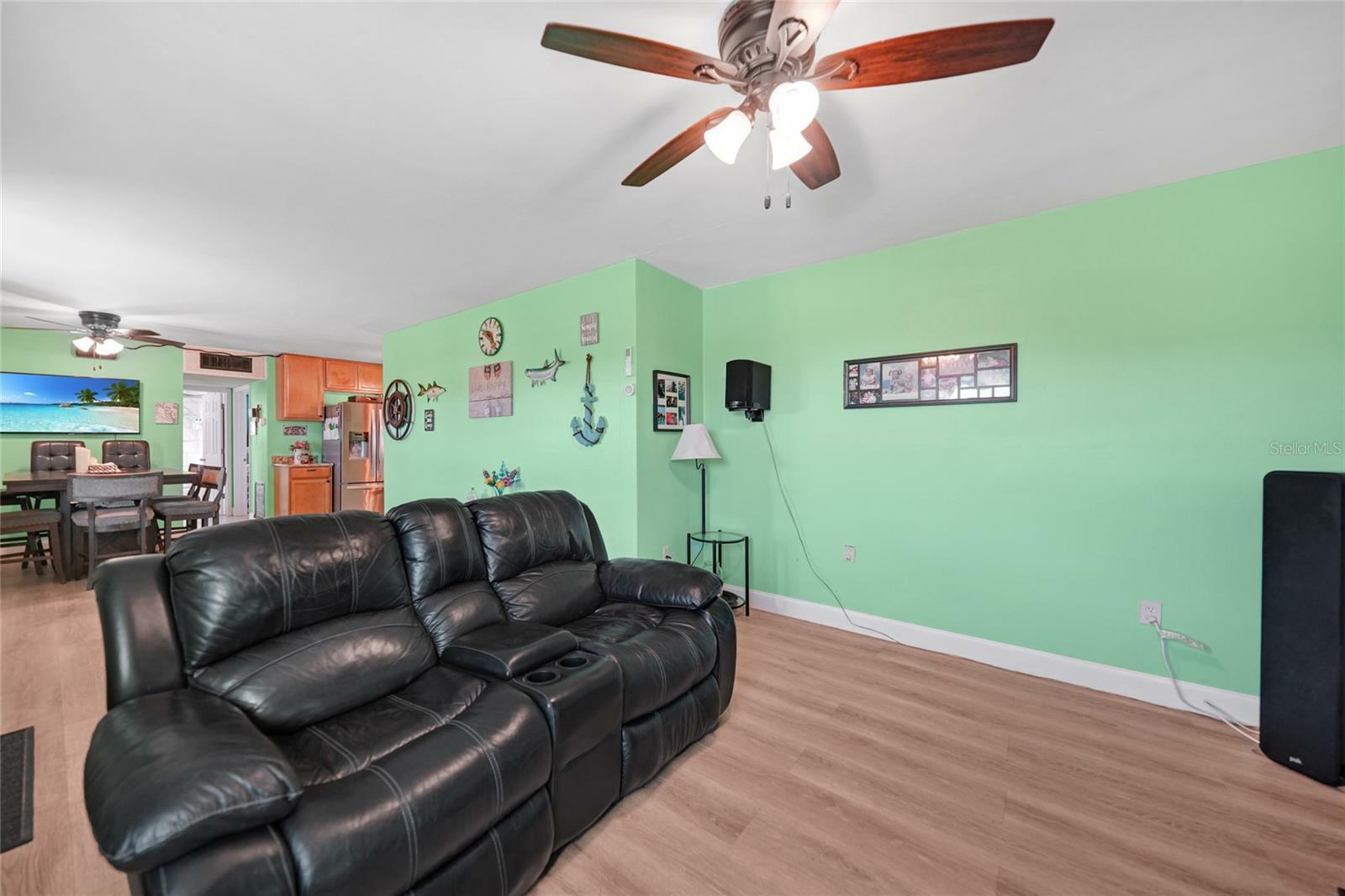 Property Photo:  640 Floral Lane  FL 33952 