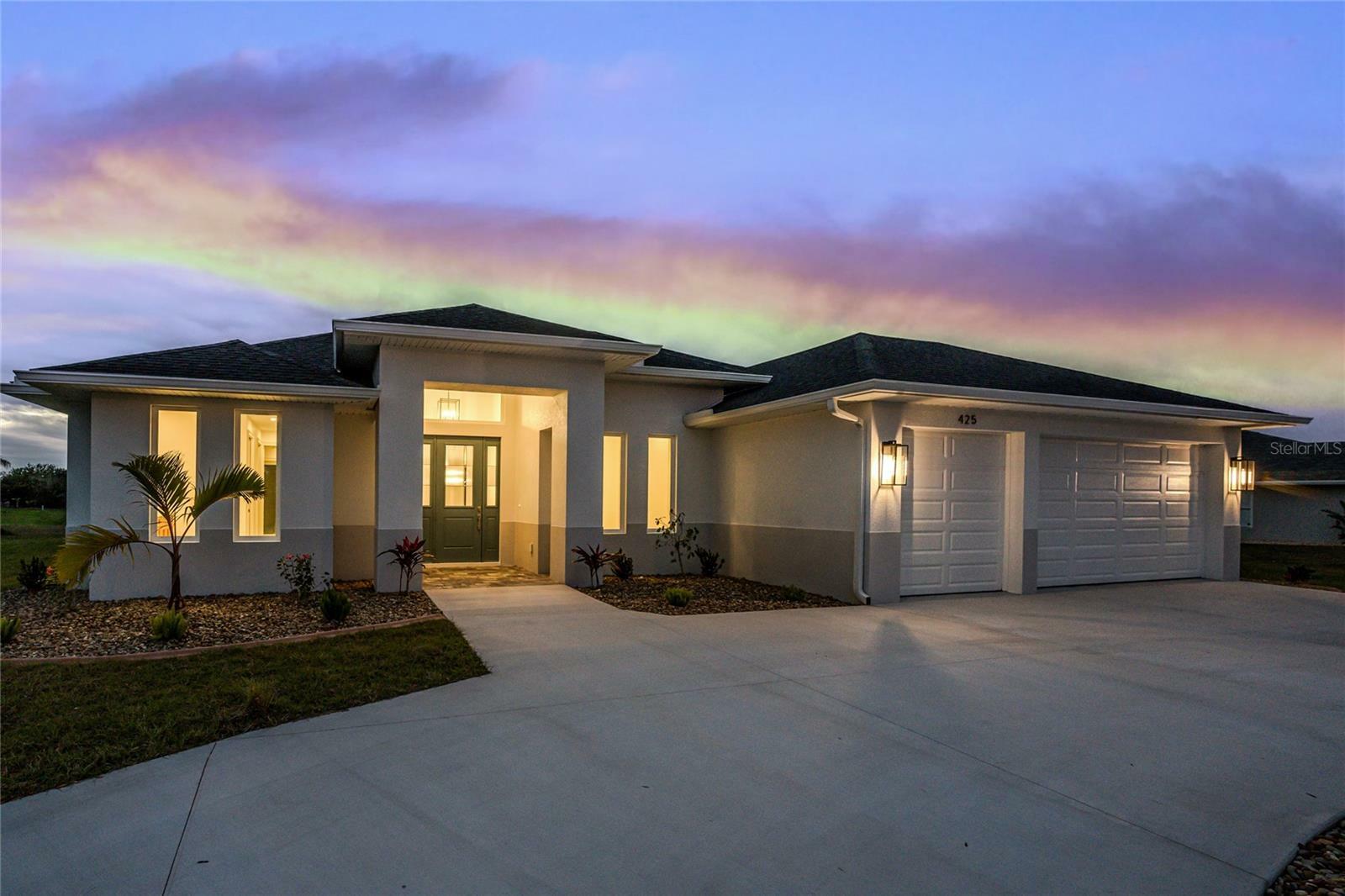 Property Photo: 425 Orinoco Street FL 33983