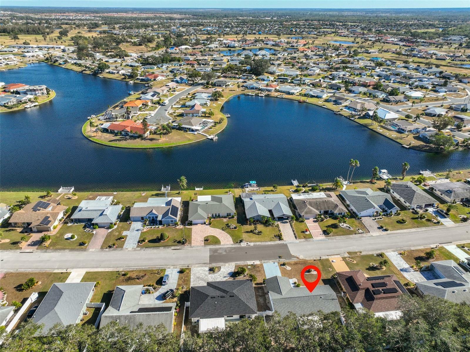 Property Photo:  1615 New Bedford Drive  FL 33573 