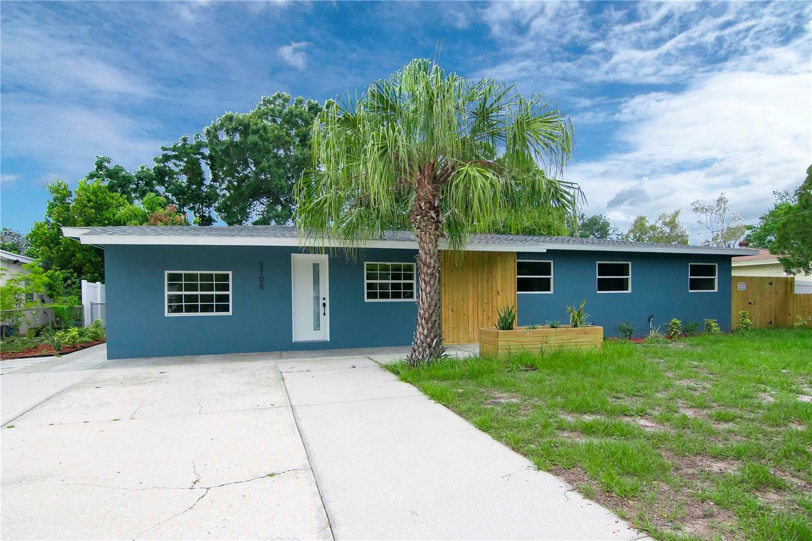 Property Photo:  3708 W Tyson Avenue  FL 33611 