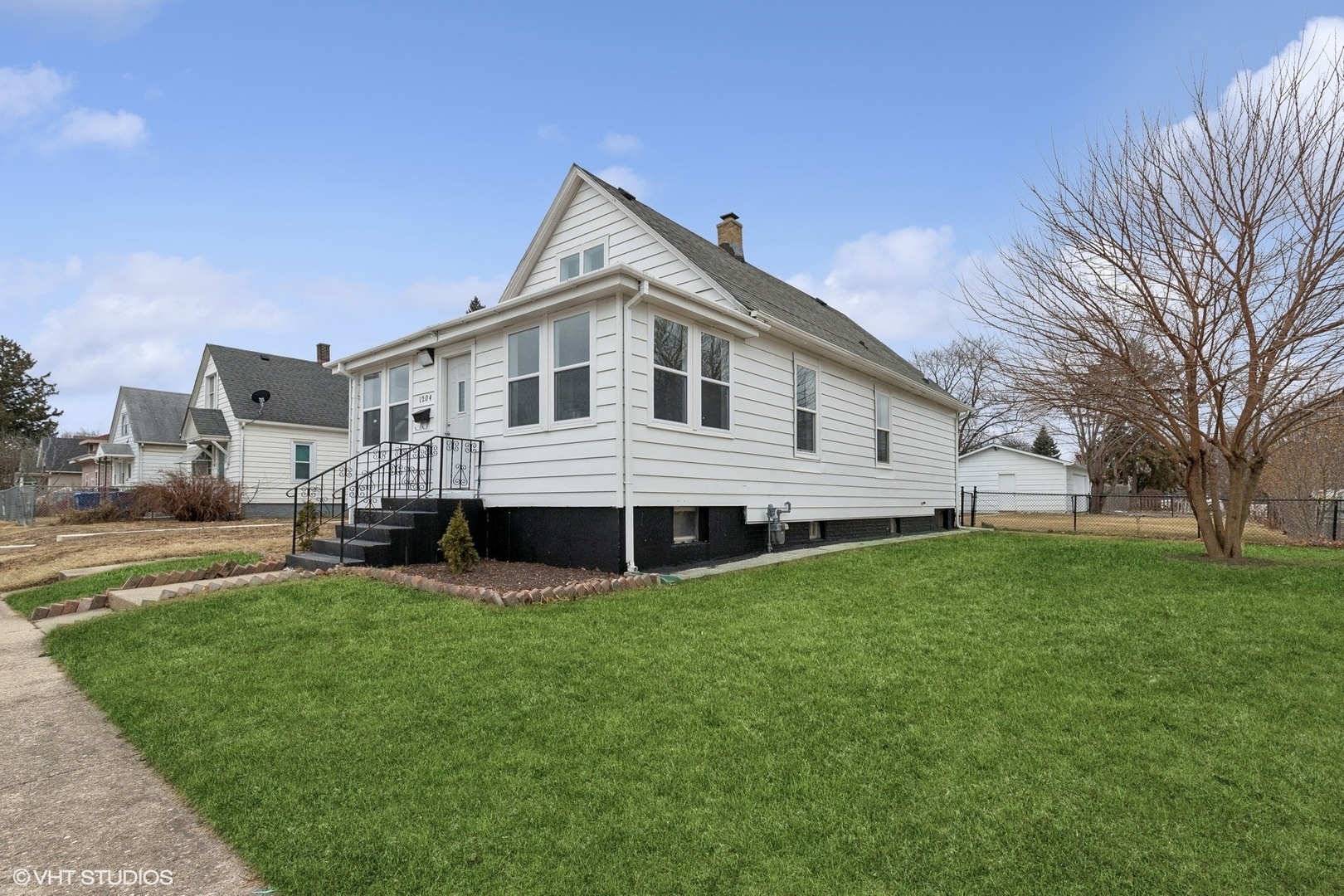 Property Photo:  1204 Victoria Avenue  IL 60064 