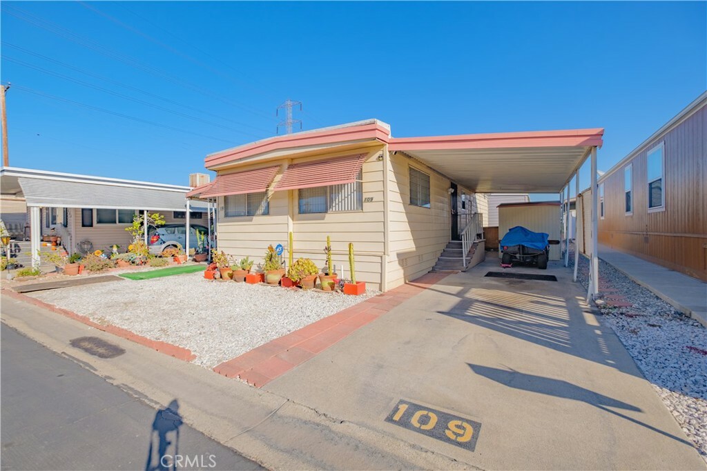 Property Photo:  10550 Dunlap Crossing Road 109  CA 90606 