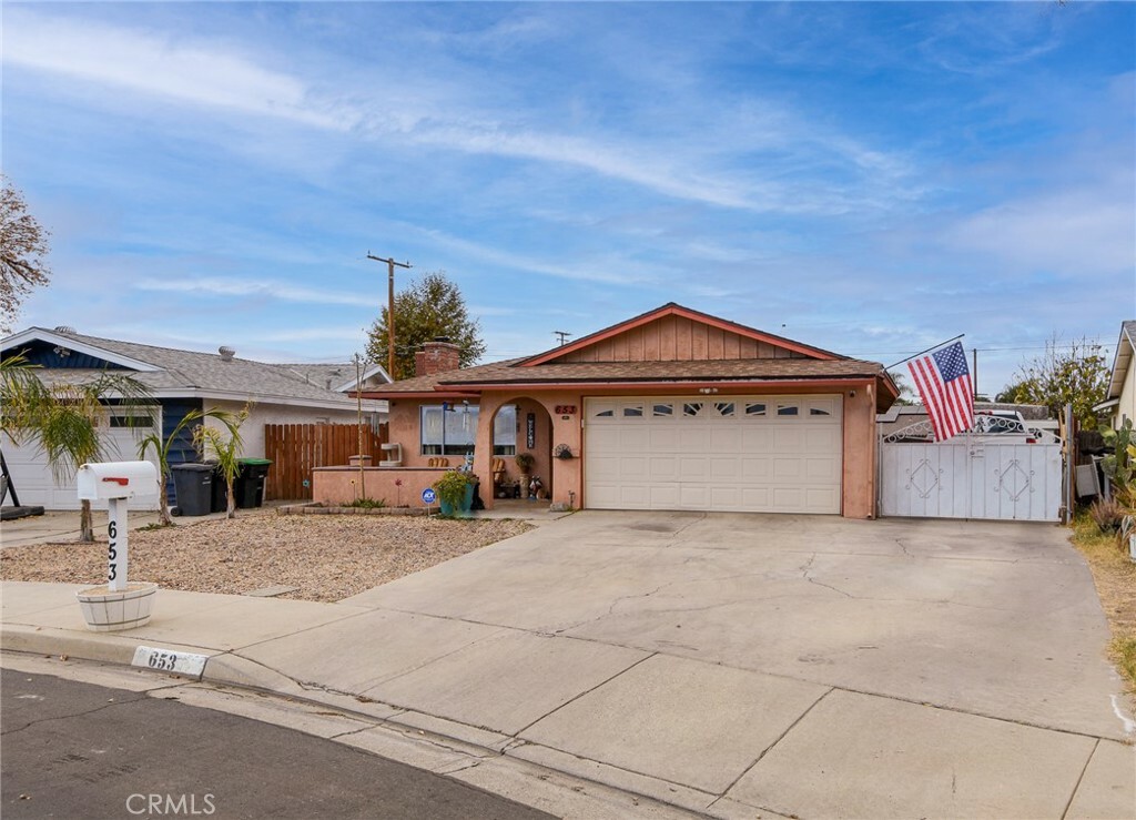 Property Photo:  653 S Franklin Street  CA 92543 