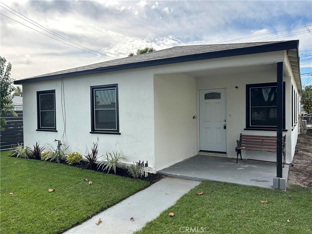 Property Photo:  2701 Gale Avenue  CA 90810 