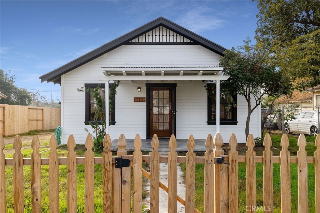 Property Photo:  113 Belle Avenue  CA 93308 