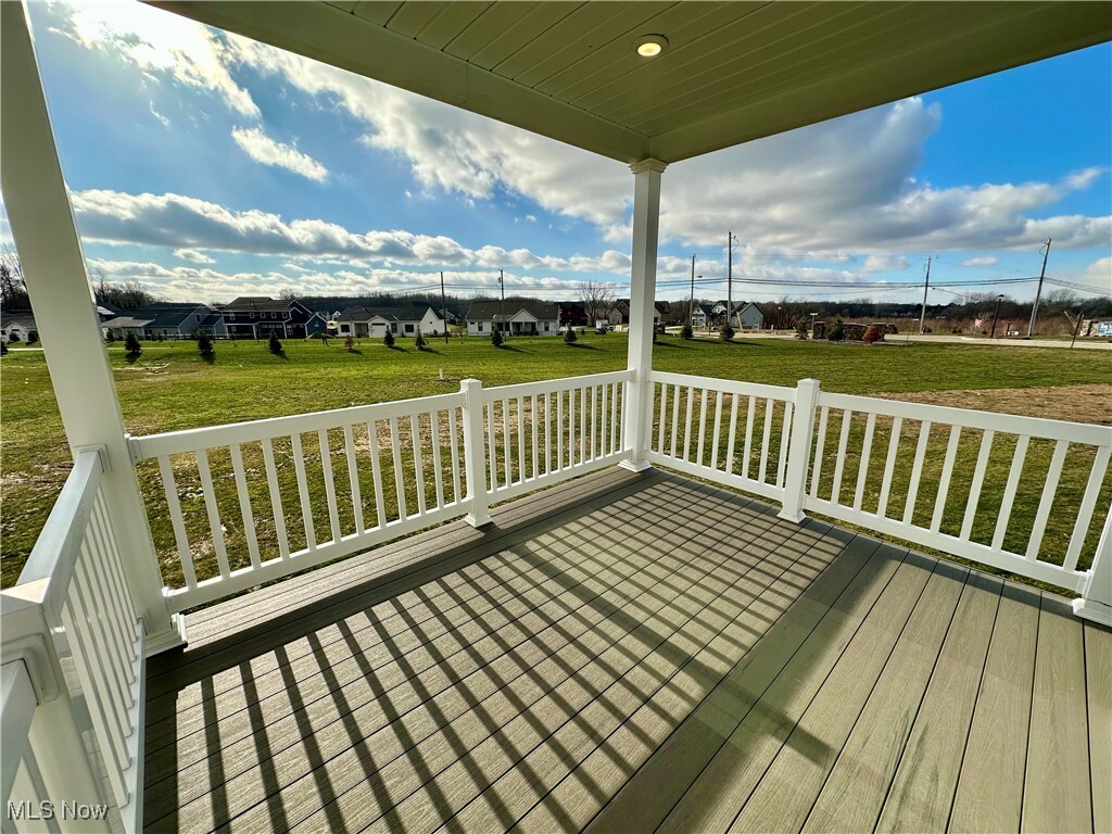 Property Photo: 482 Meadow Trail SW OH 44632