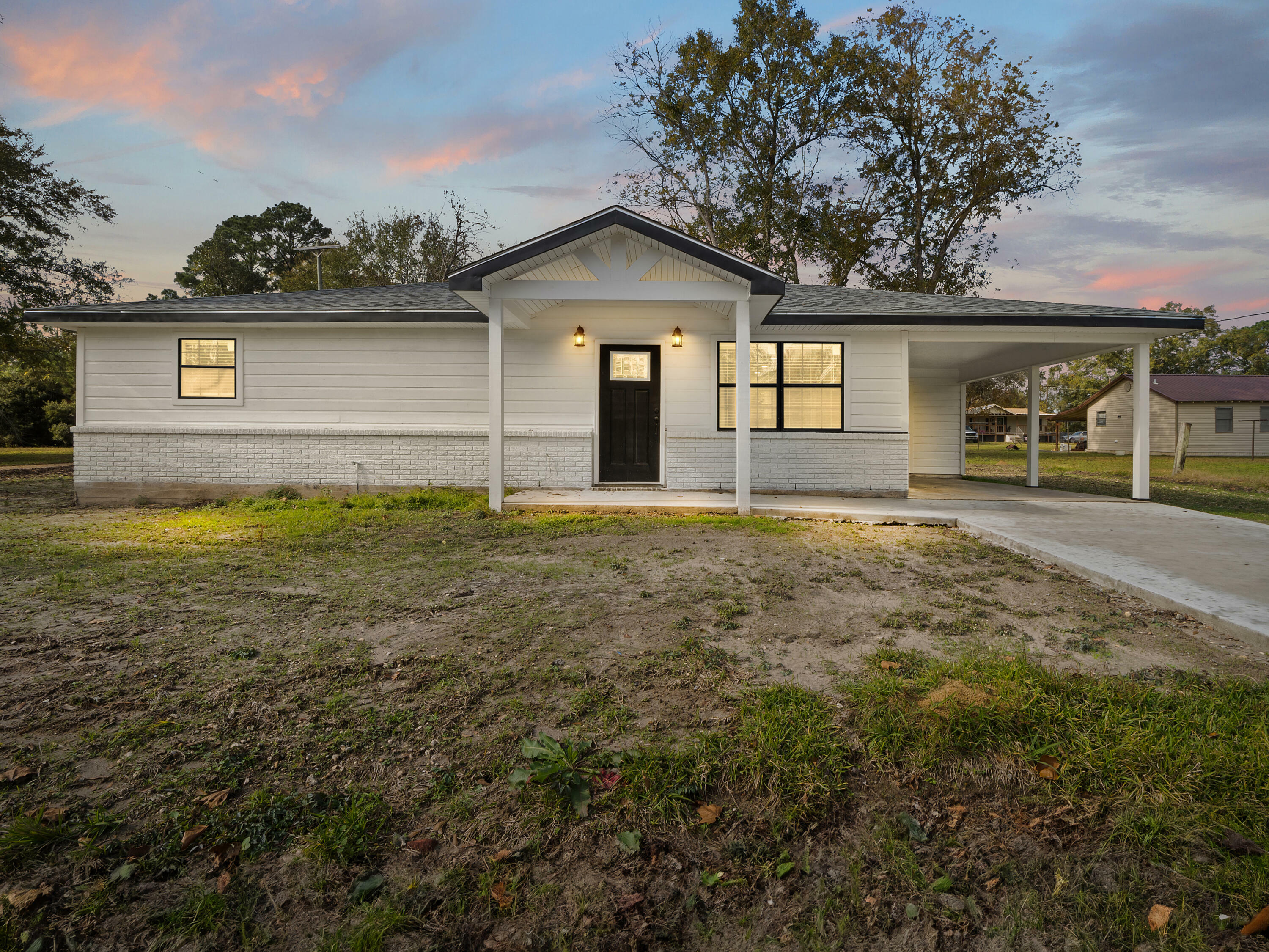 Property Photo:  508 Emerson St  LA 70634 